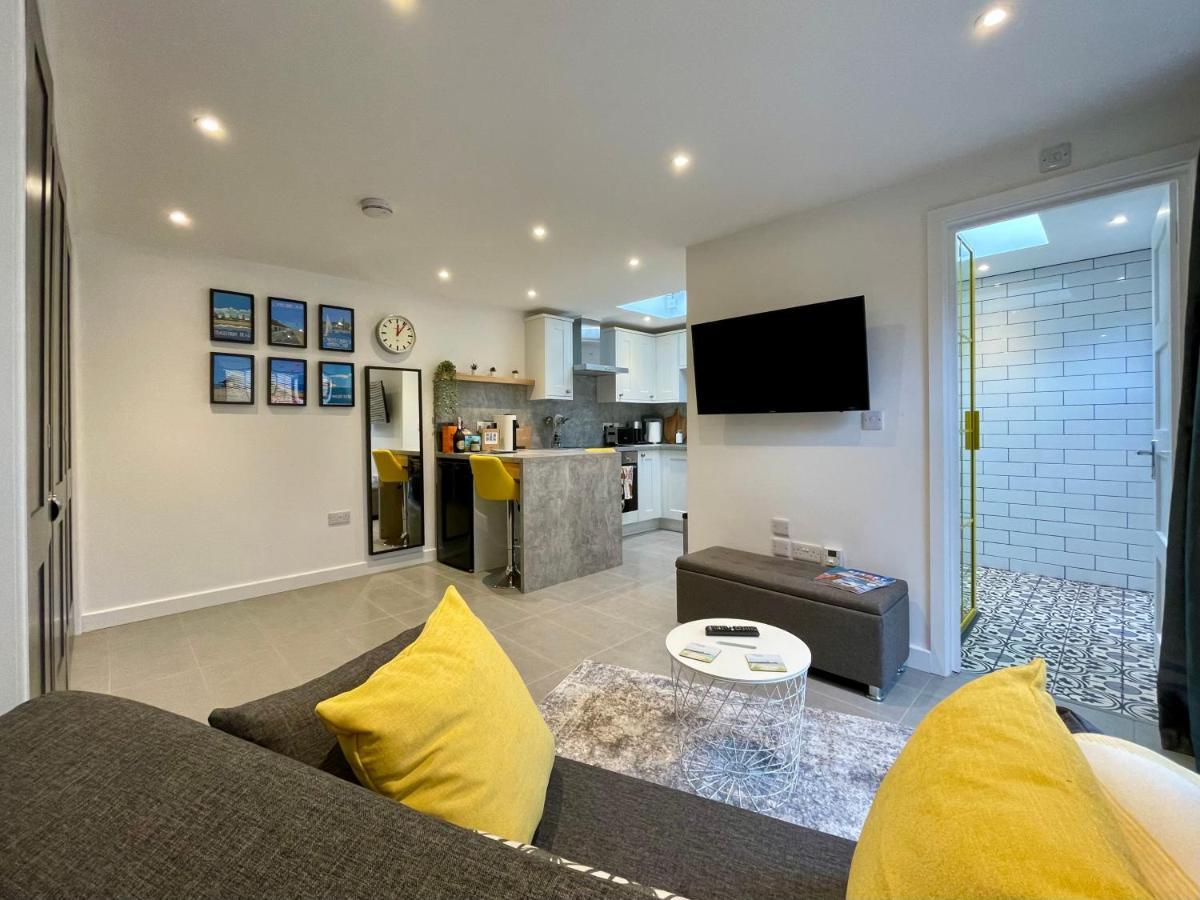 Tiny Home, Boscombe Manor Bournemouth Exterior foto
