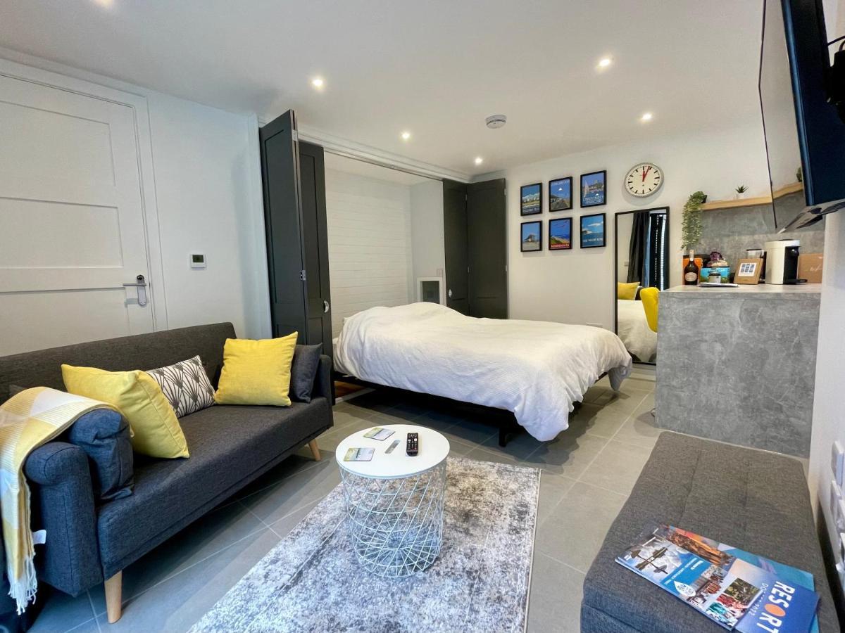 Tiny Home, Boscombe Manor Bournemouth Exterior foto